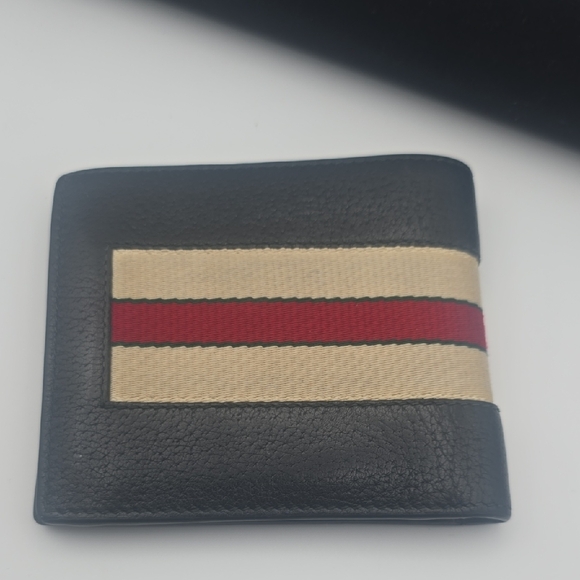 Gucci Black & Red New Web Stripe Men's Bifold Leather Wallet (EUC)COA✨️❤️✨️ - Picture 12 of 16